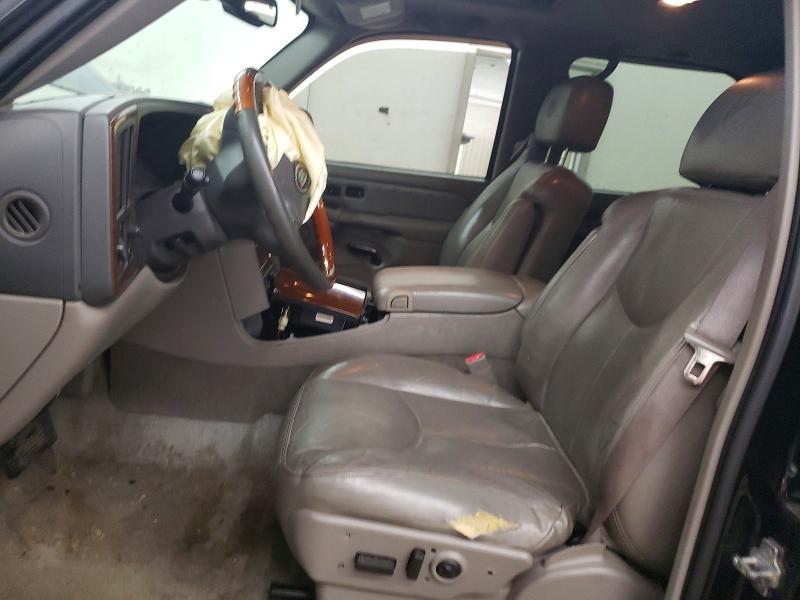 2004 Cadillac Escalade Luxury