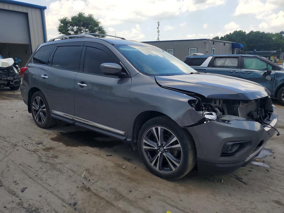2017 Nissan Pathfinder Platinum