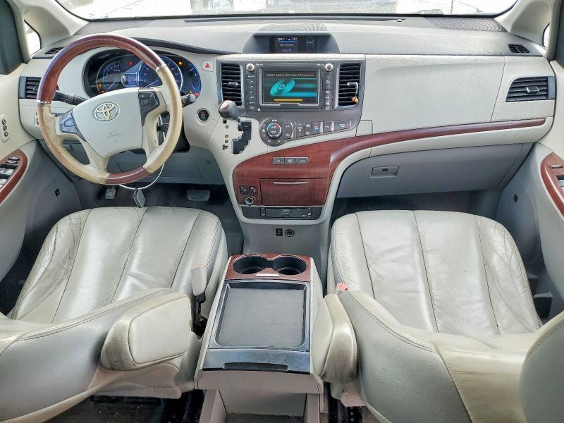 2011 Toyota Sienna Limited 7-passenger