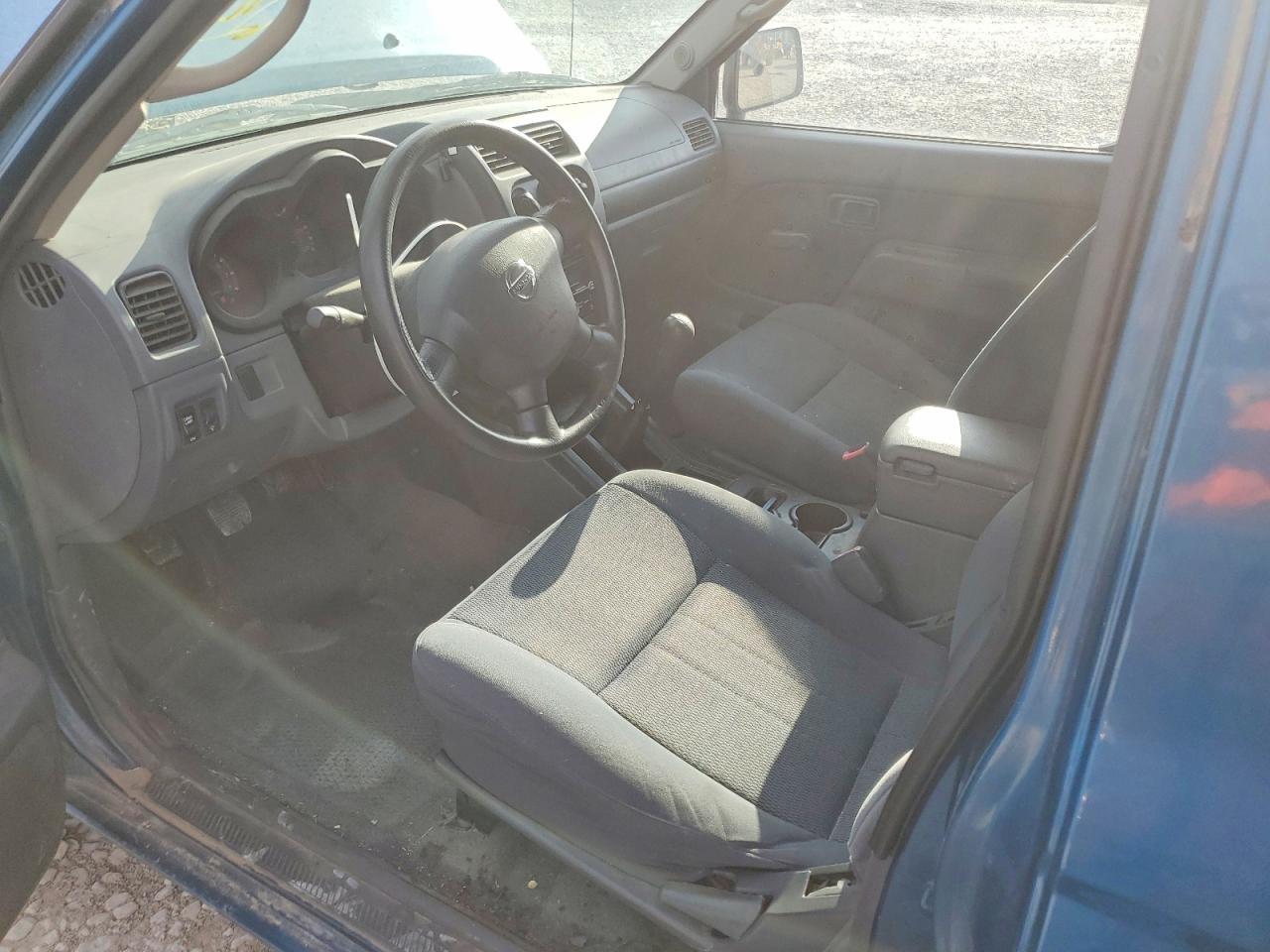 2002 Nissan Frontier Standard