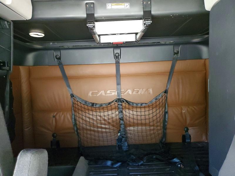 2021 Freightliner Cascadia 126