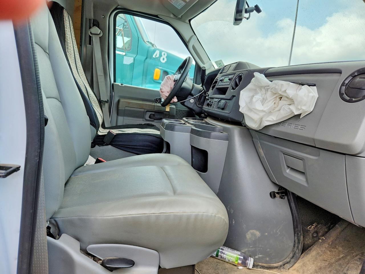 2025 Ford E350 BOX Truck