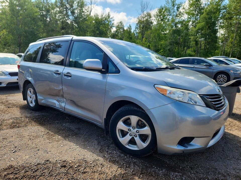 2016 Toyota Sienna l 7-passenger