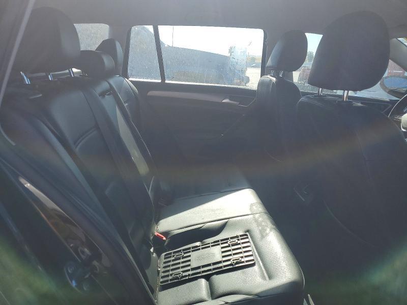 2015 Volkswagen Golf Sportwagen s