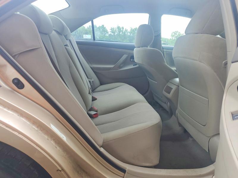 2010 Toyota Camry le
