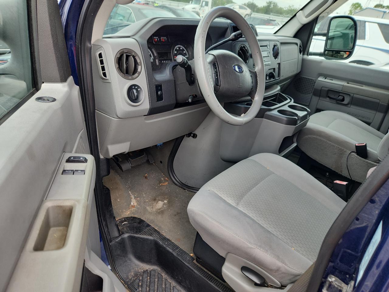 2009 Ford Econoline E350 Super Duty Wagon