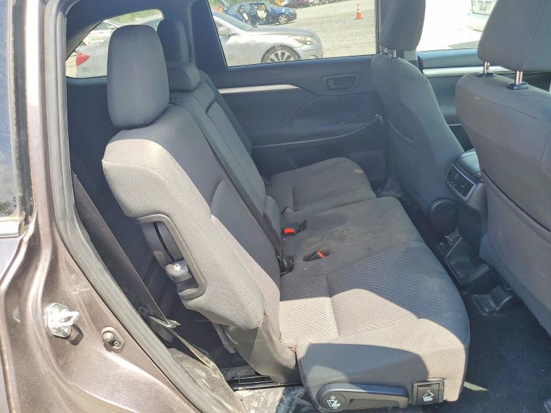2019 Toyota Highlander le