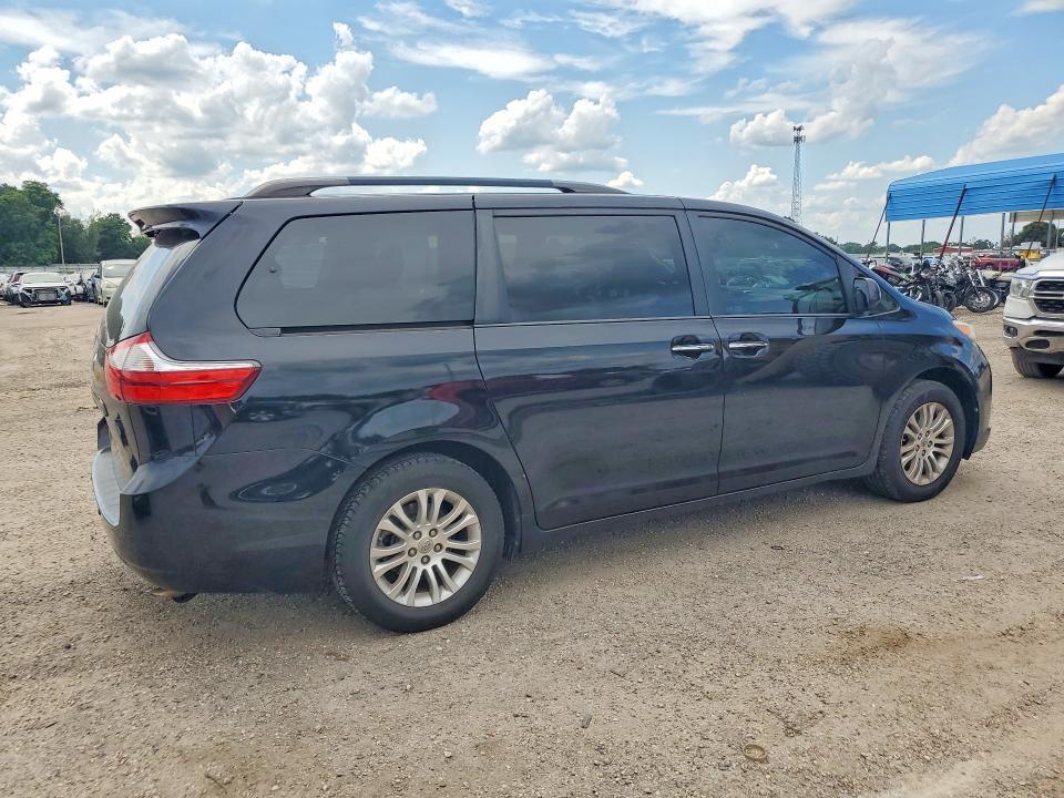 2015 Toyota Sienna xle 8-passenger