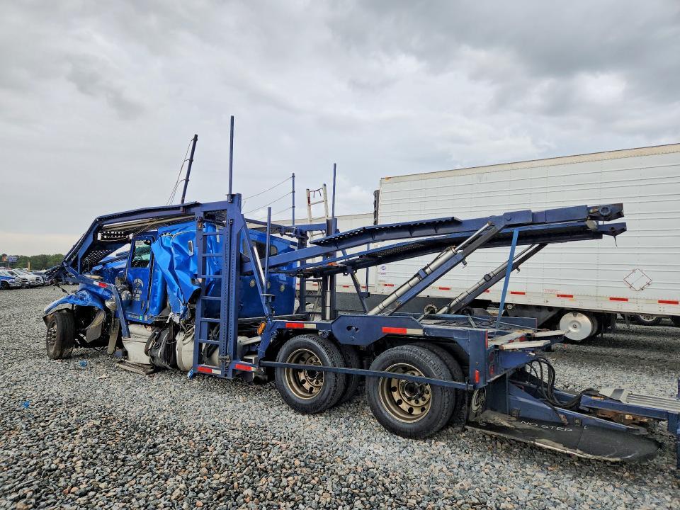 2020 Peterbilt 389 Car Hauler Truck