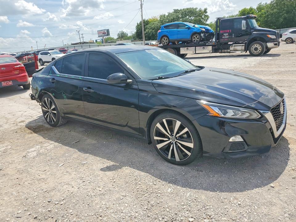 2022 Nissan Altima sr