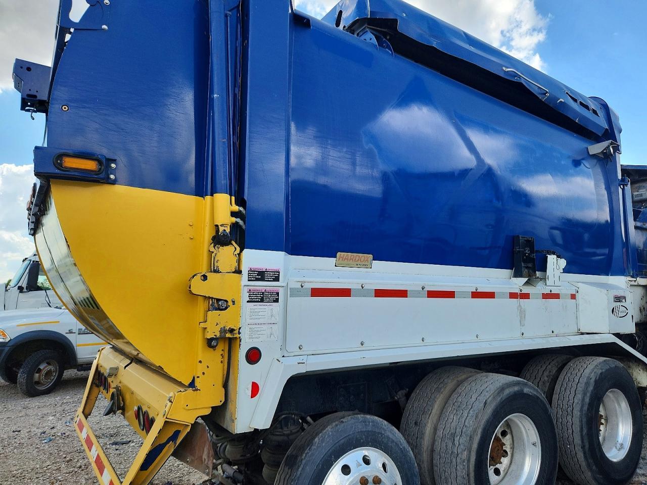 2016 Mack LEU613 Refuse Truck