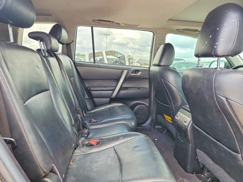 2013 Toyota Highlander se