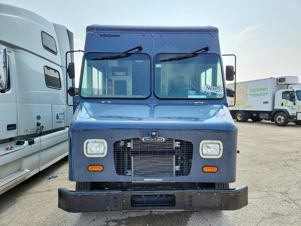 2020 Freightliner MT45G Chassis Delivery Truck