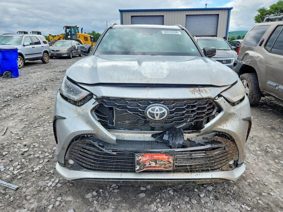 2022 Toyota Highlander xse