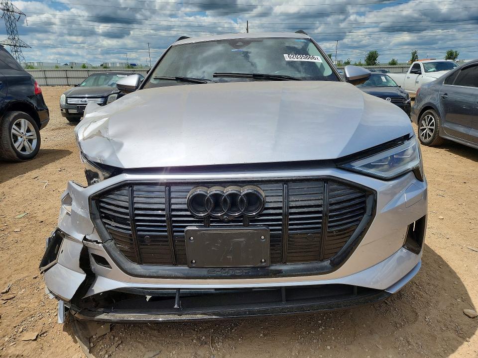 2022 Audi E-tron Premium