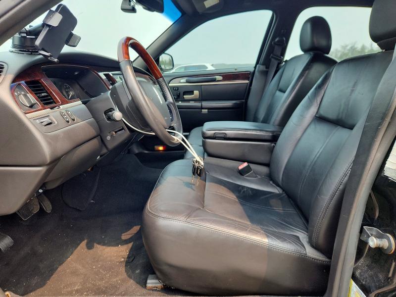 2008 Lincoln Town car Signature Limited