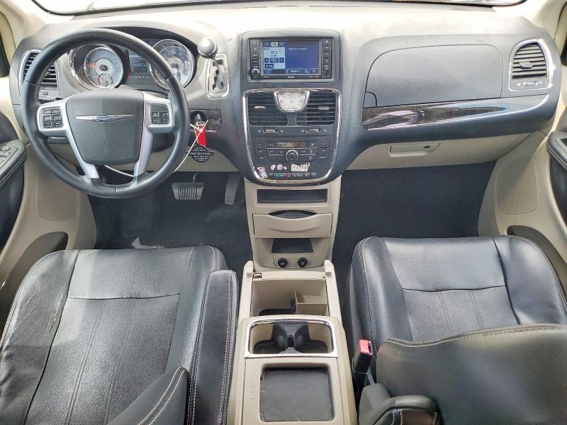 2012 Chrysler Town & Country Touring