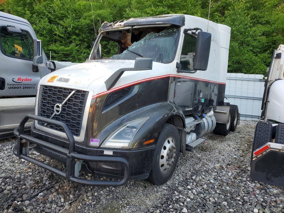 2019 Volvo VNR Semi Truck
