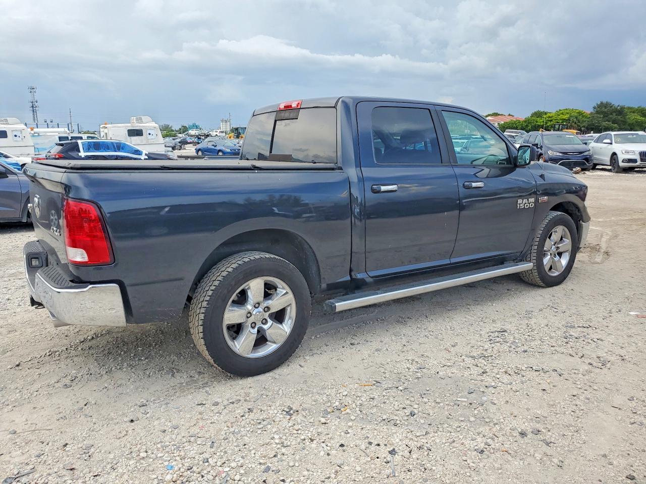 2016 Dodge RAM 1500 SLT