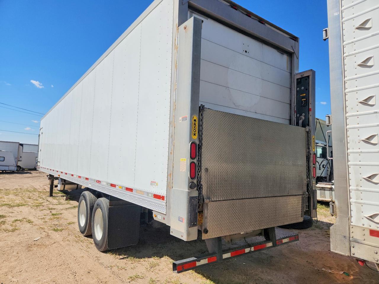 2017 Utility VS2RA Refrigerated Van Trailer