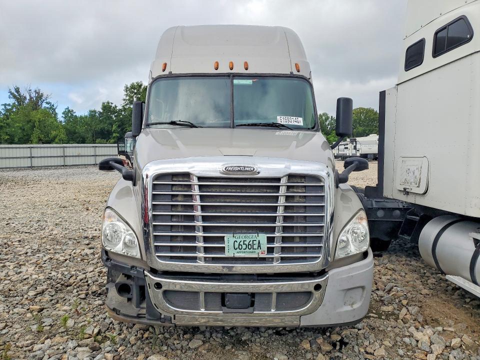 2017 Freightliner Cascadia 125 Semi Truck
