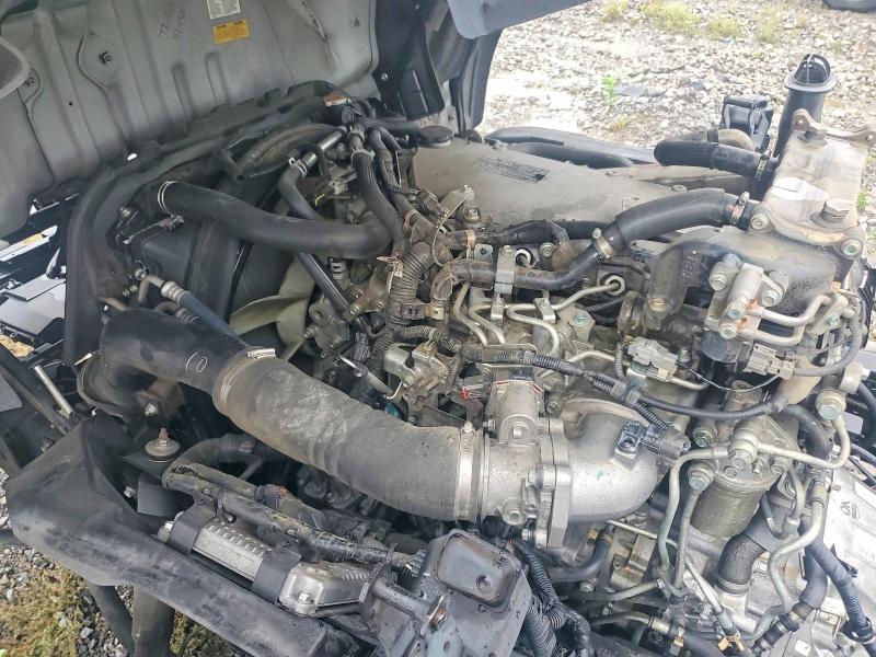 2022 Isuzu NPR HD