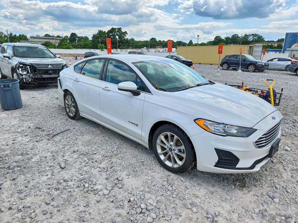 2019 Ford Fusion se