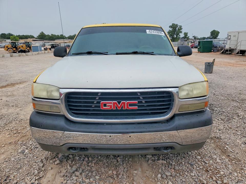 2002 GMC New Sierra C1500
