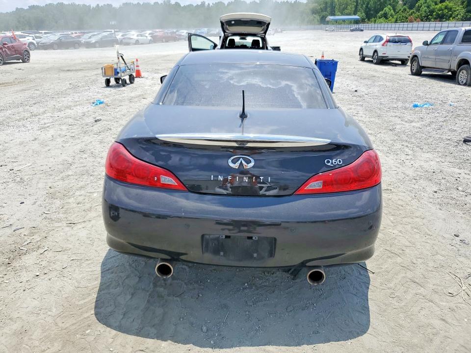 2015 Infiniti Q60 Convertible Base