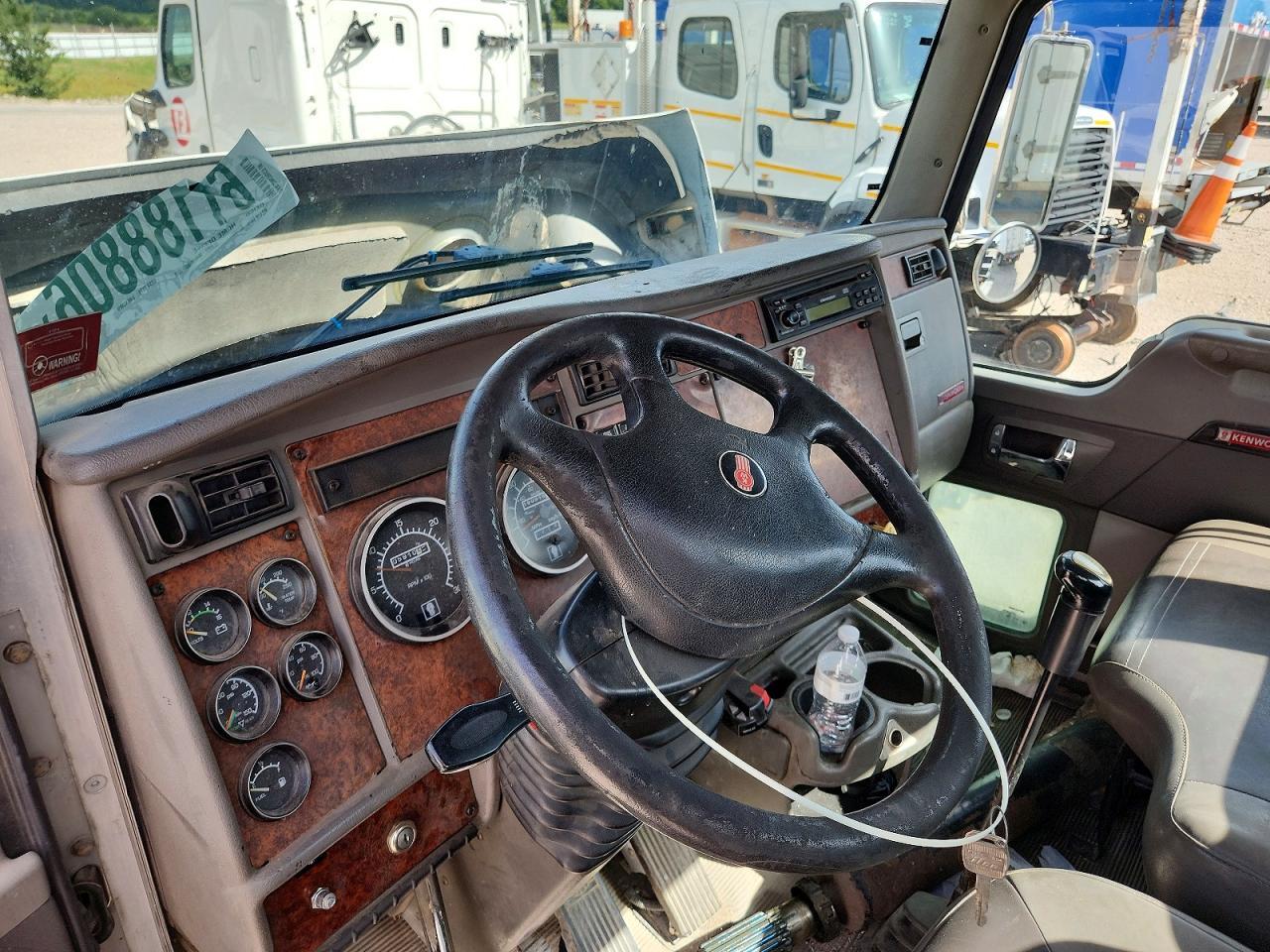 2007 Kenworth T300 Flatbed Truck