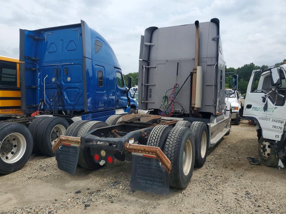2007 Freightliner Conventional Columbia