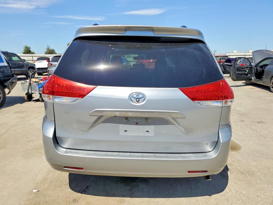 2014 Toyota Sienna le