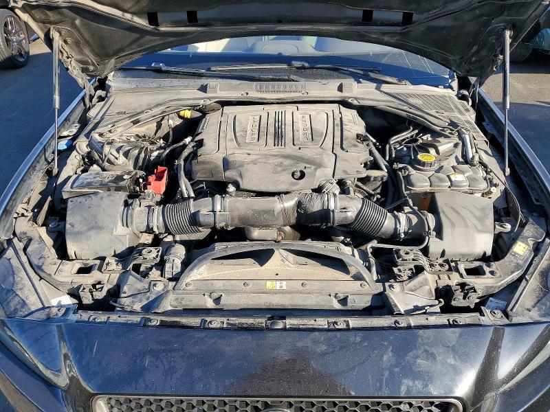 2017 Jaguar Xe Premium