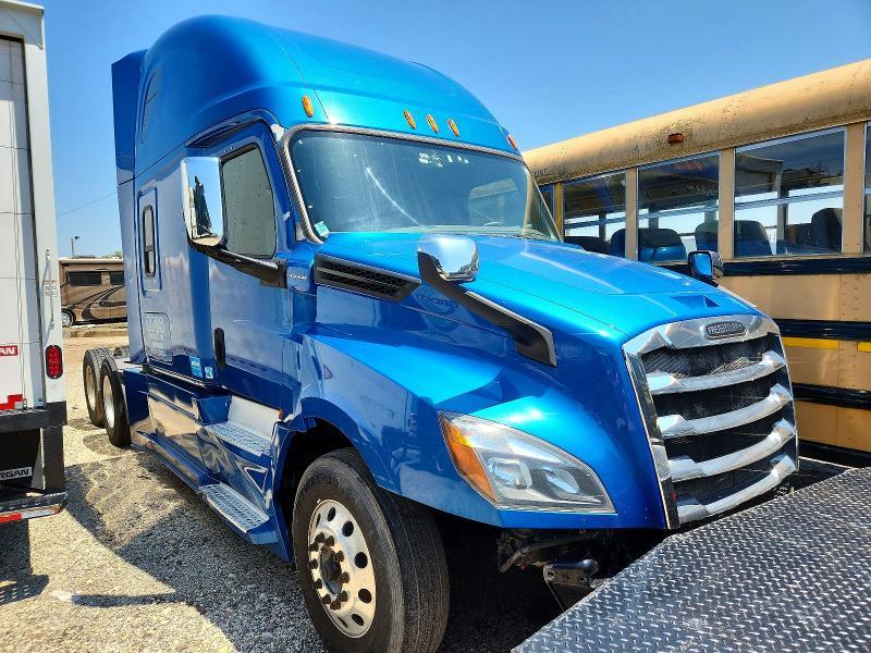 2020 Freightliner Cascadia 126 Semi Truck