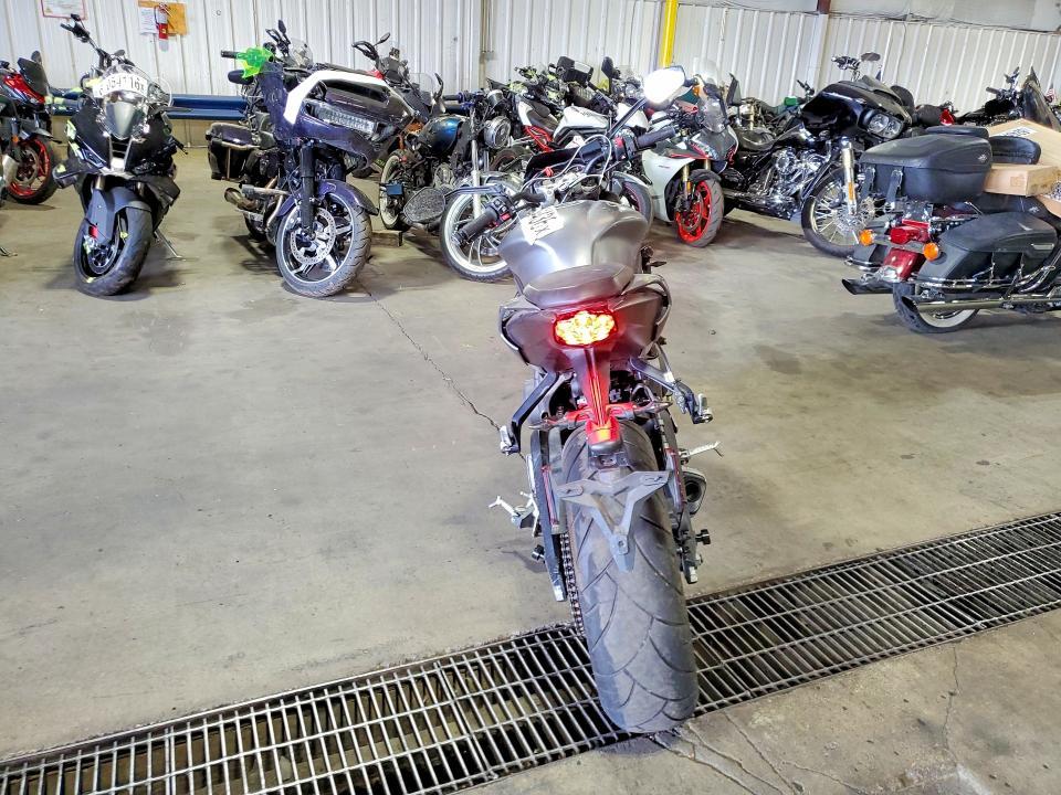 2022 Triumph Street Triple R (LRH)