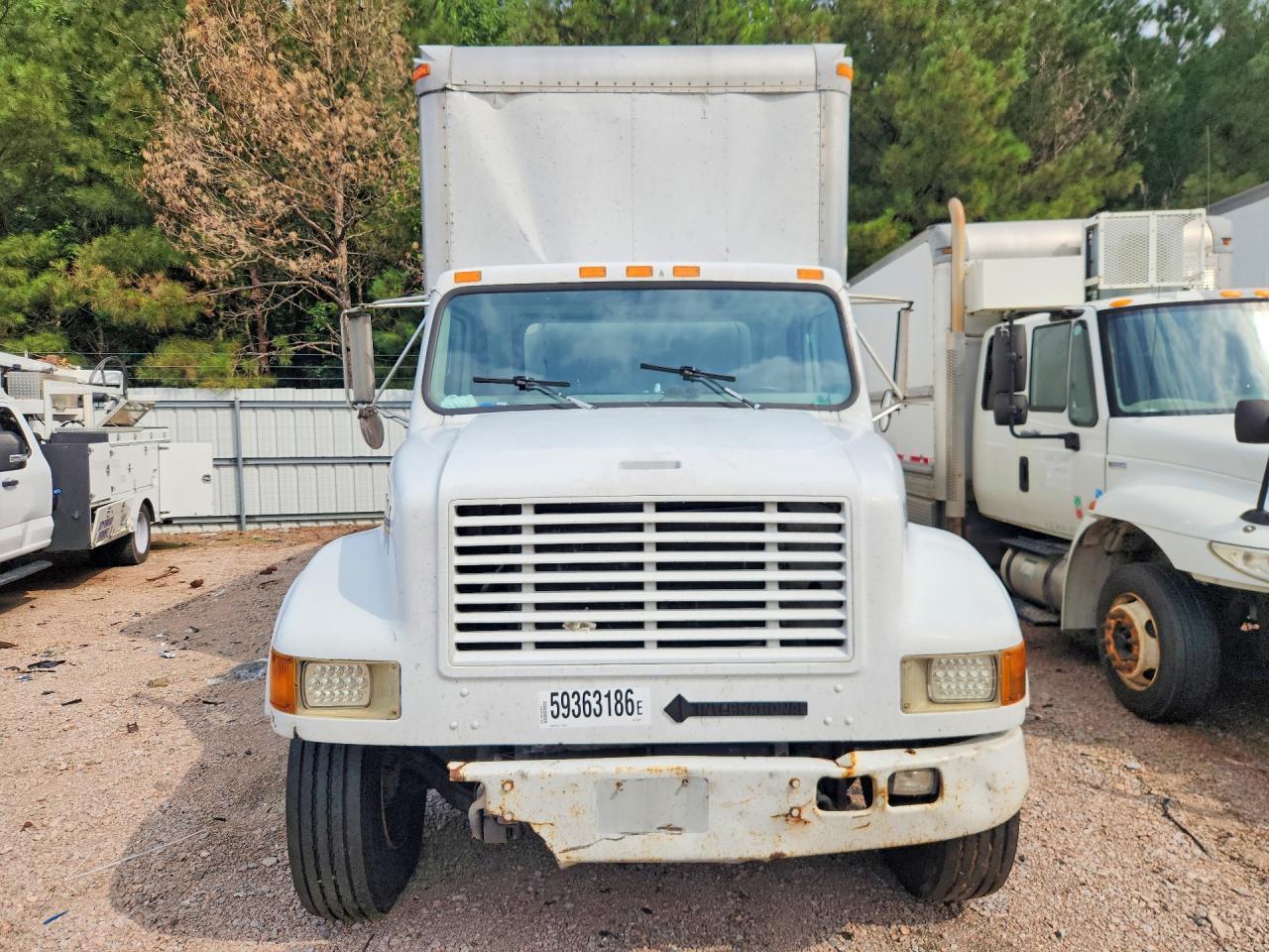 2000 International 4700 BOX Truck