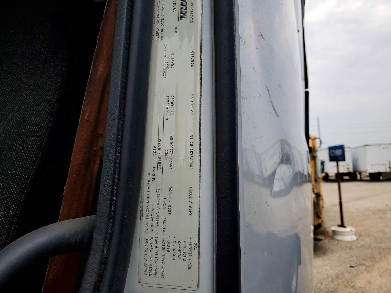2019 Volvo VNL Semi Truck