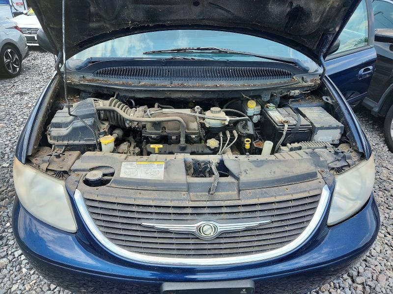 2002 Chrysler Town & Country lx