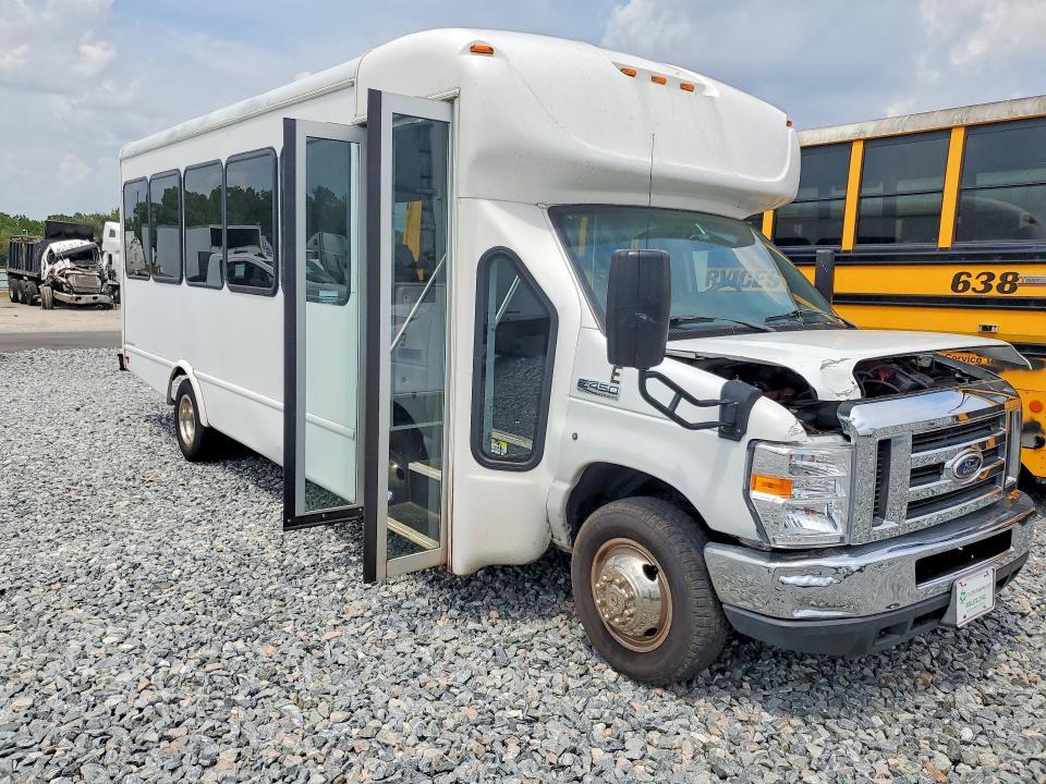 2016 Ford E450 Shuttle Bus