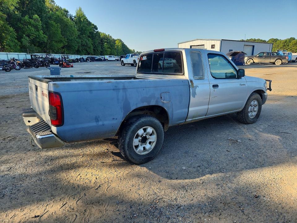 2000 Nissan Frontier XE
