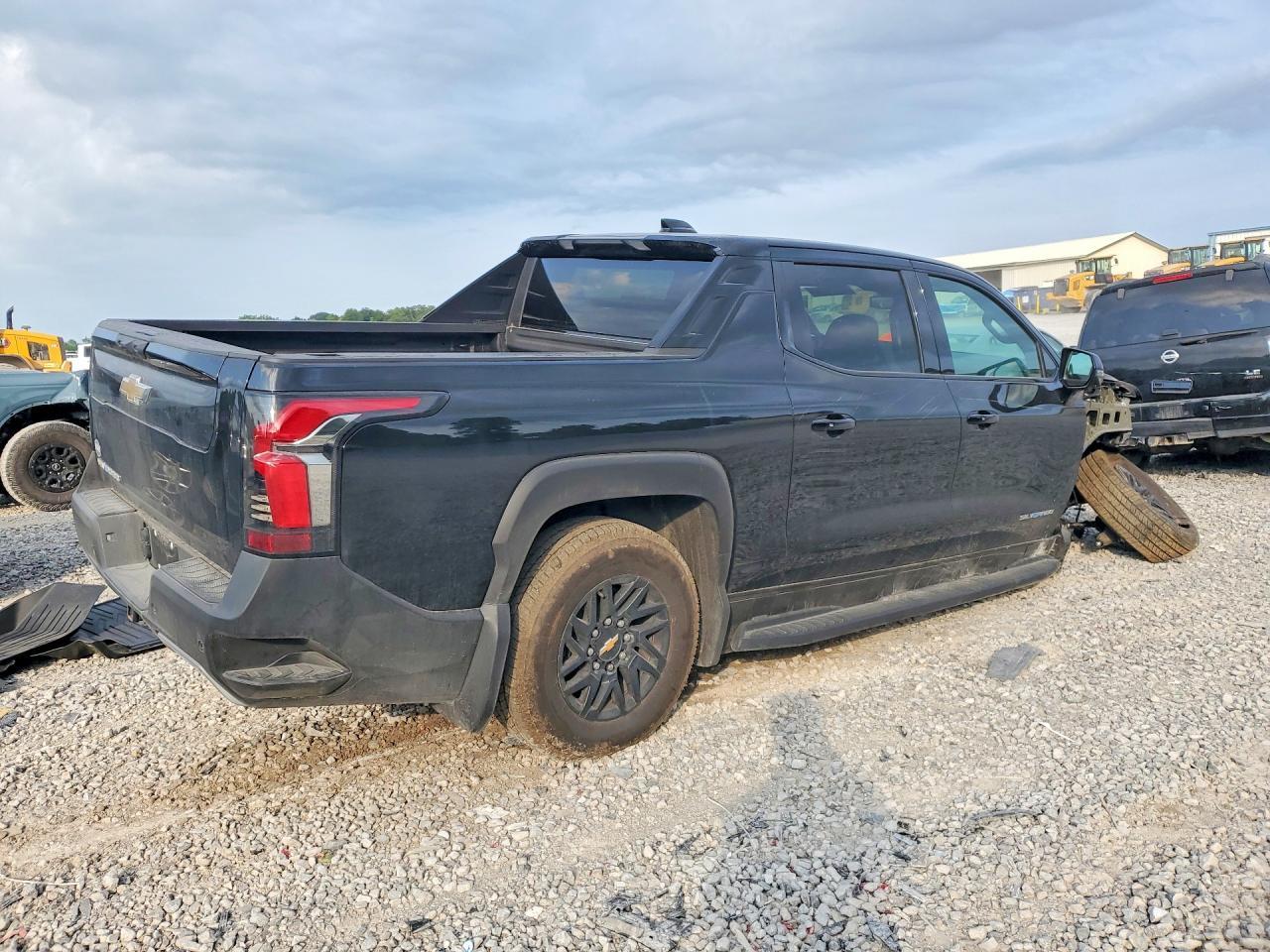 2025 Chevrolet Silverado LT