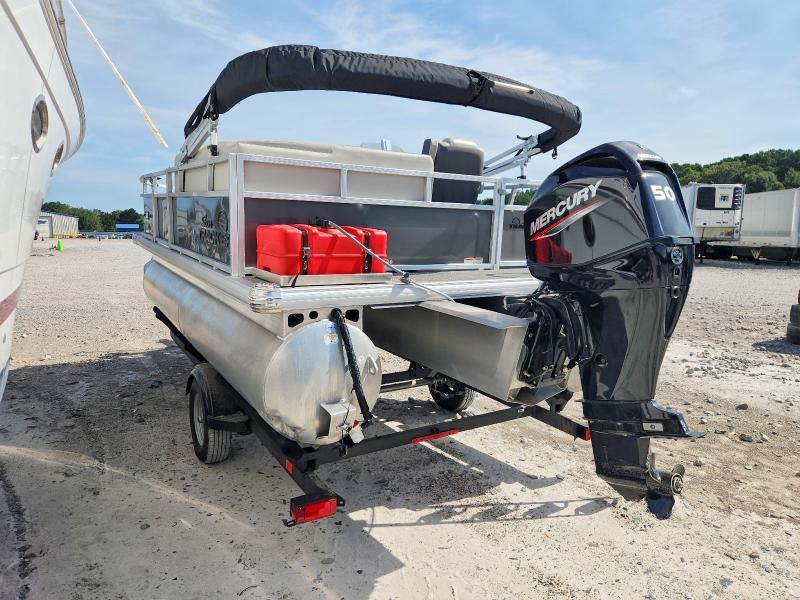 2026 Sun Tracker Pontoon Boat