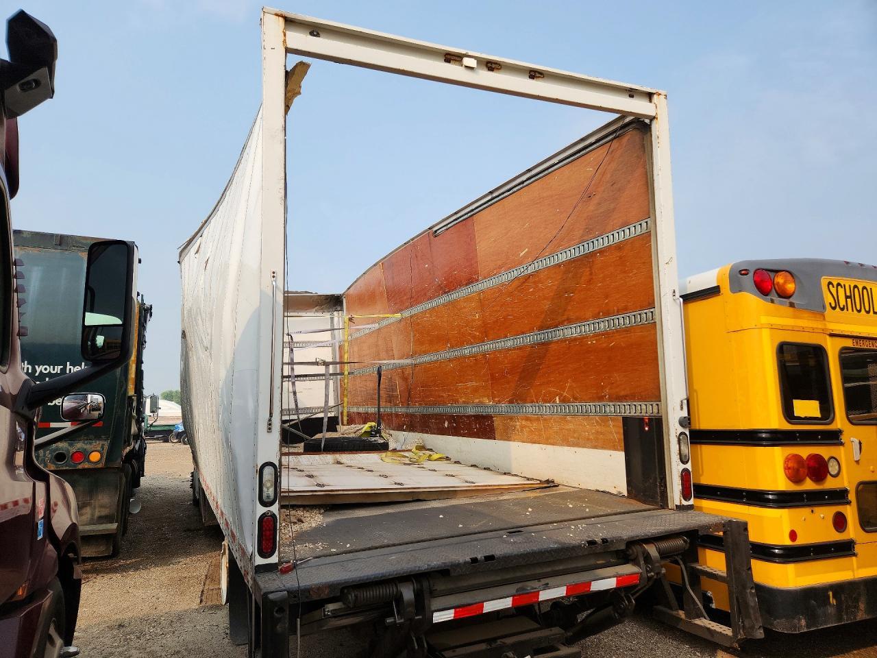 2017 Frht - Freightliner 2017 Freightliner Business Class M2 BOX Truck