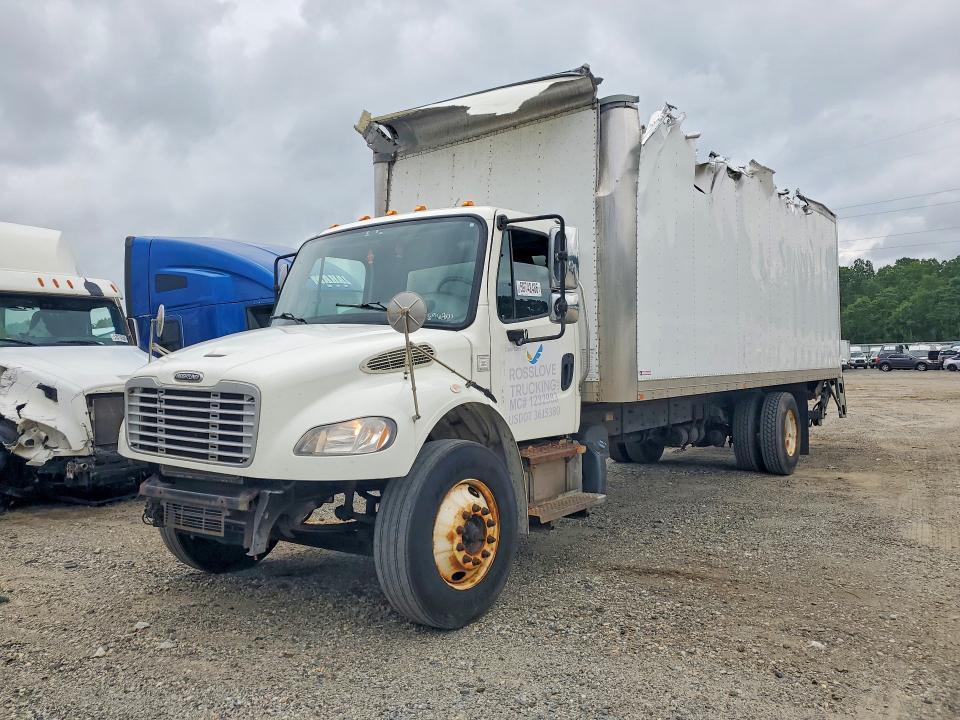 2015 Freightliner M2 106 Med-semi Truck