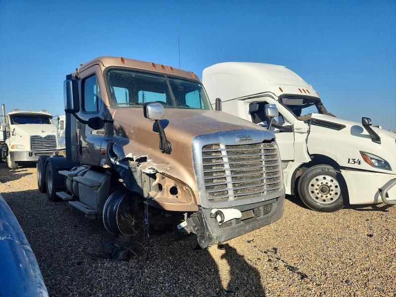 2015 Freightliner Cascadia Semi Truck