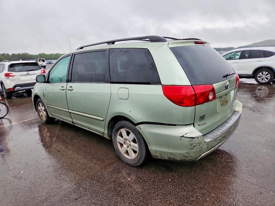 2006 Toyota Sienna le 8 Passenger