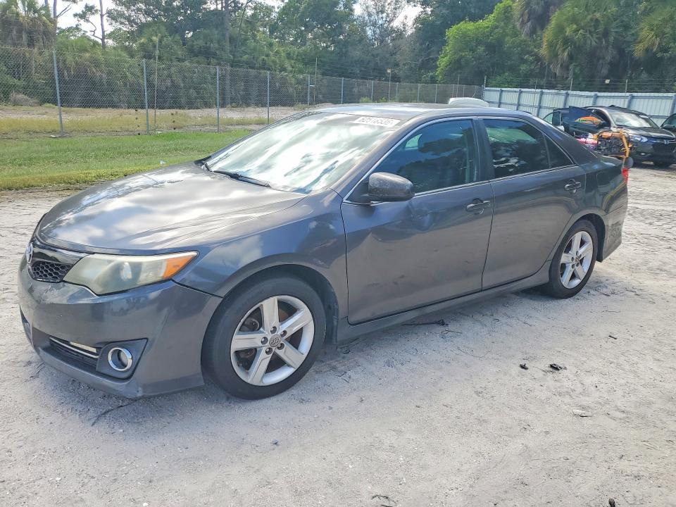 2014 Toyota Camry se