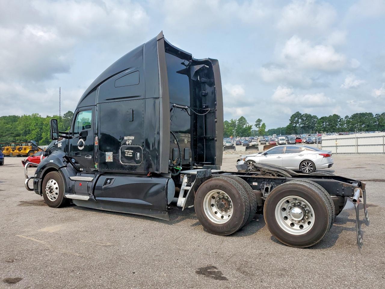 2019 Kenworth T680 Semi Truck