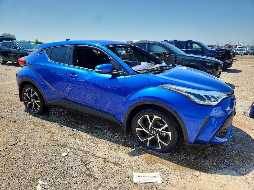 2022 Toyota C-hr xle