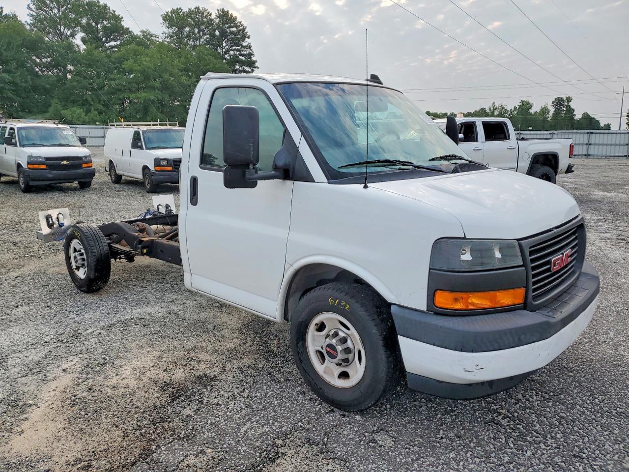 2020 GMC Savana Cutaway G3500